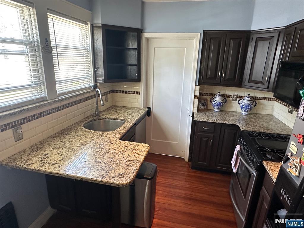 Property Photo:  178 Fairmount Avenue  NJ 07601 