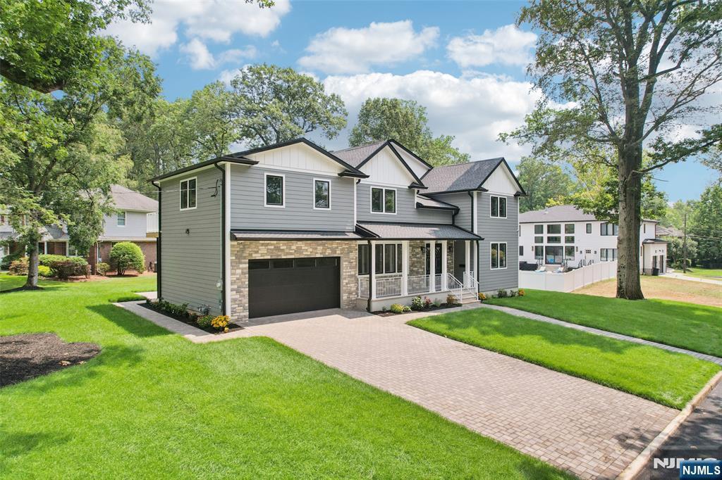 Property Photo:  492 Oaktree Road  NJ 07649 