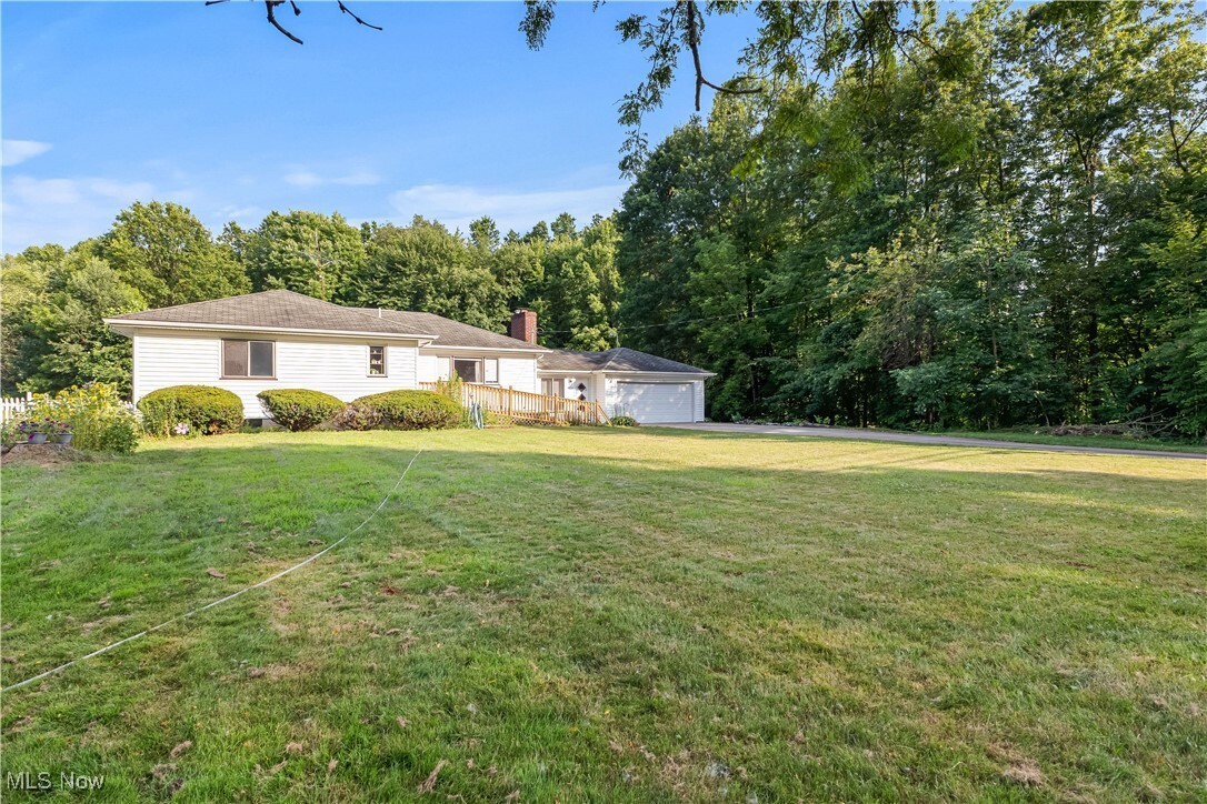 Property Photo: 9880 King Graves Road NE OH 44484
