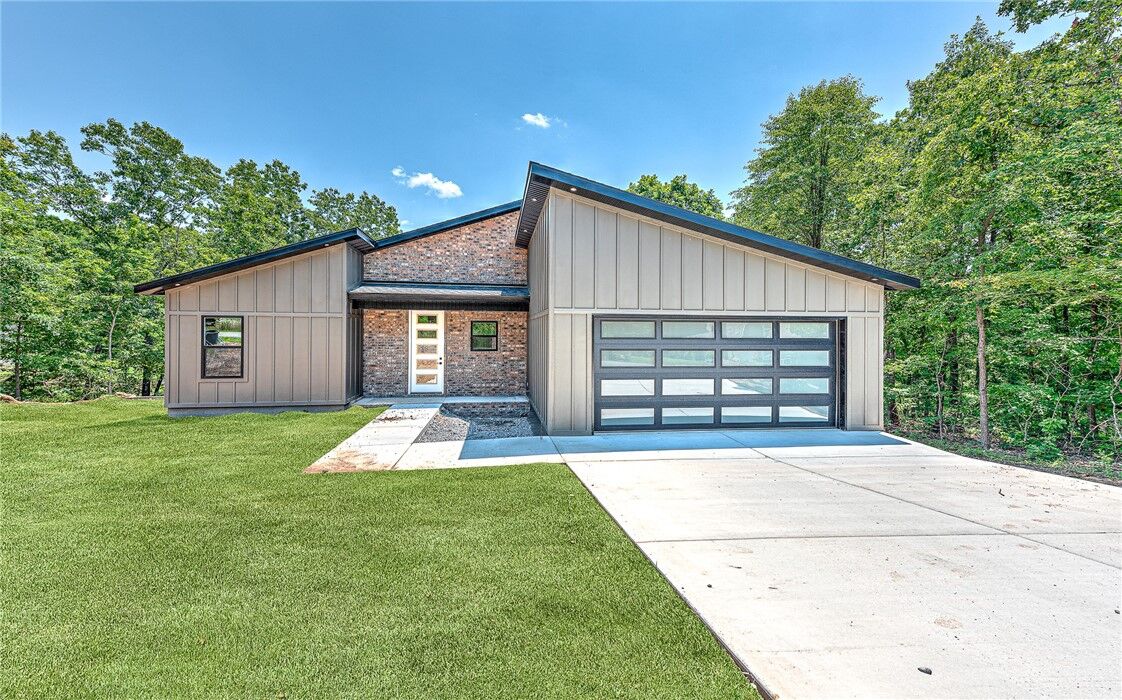Property Photo: 9 Lincluden Lane AR 72715