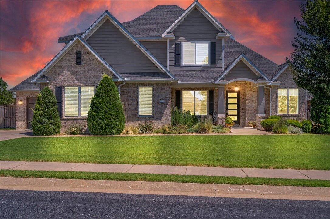 Property Photo: 401 Trailwood Circle AR 72719