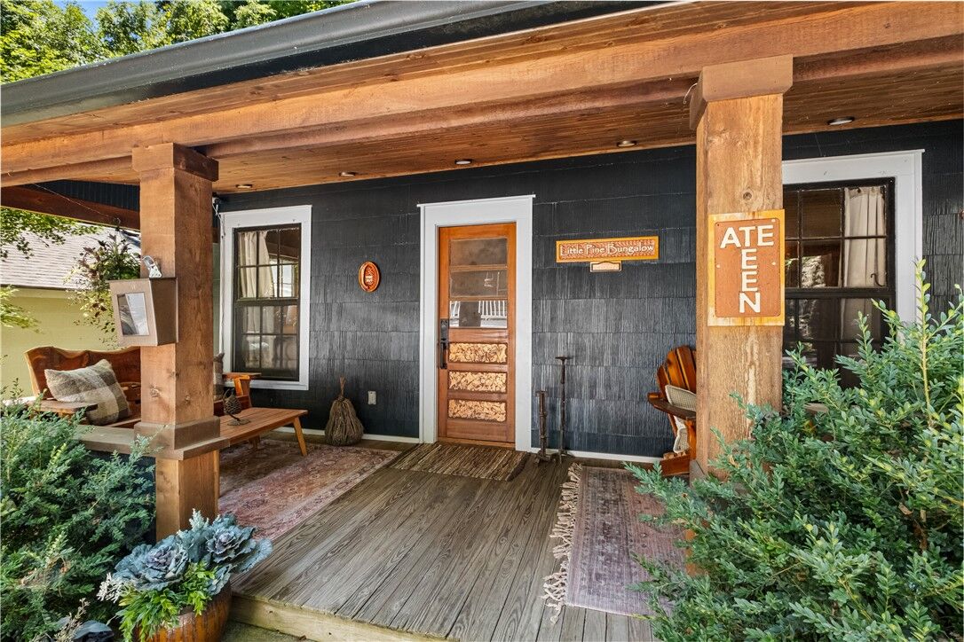 Property Photo:  18 Pine Street  AR 72632 