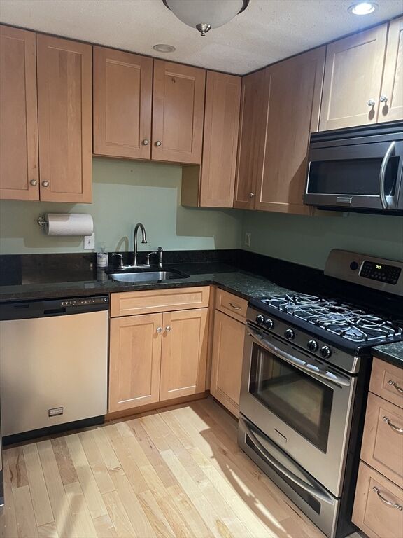 Property Photo:  32 Lantern Lane 8  MA 01826 