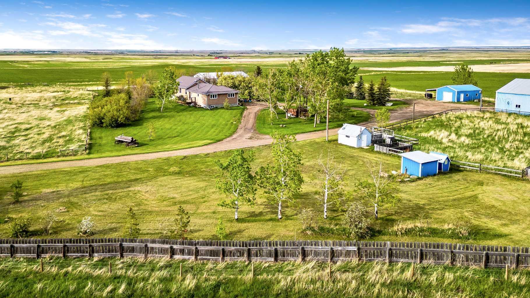 Photo de la propriété:  153059 Rg Rd 283 Road  AB T0L 1R0 