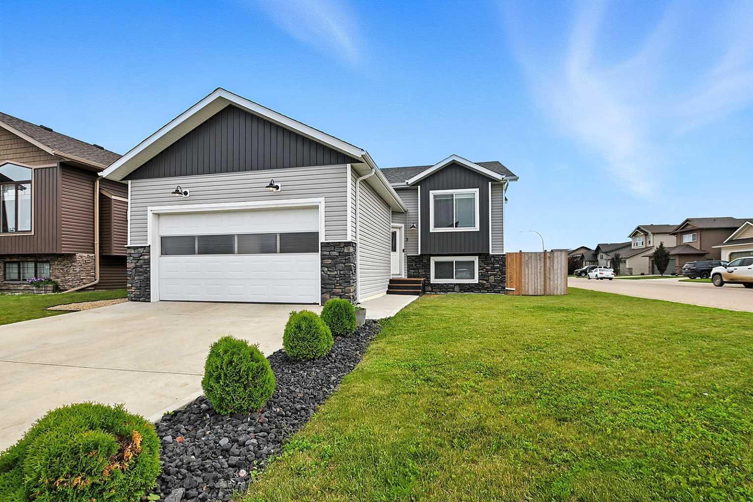 5 Mackenzie Avenue  Lacombe AB T4L 0A6 photo