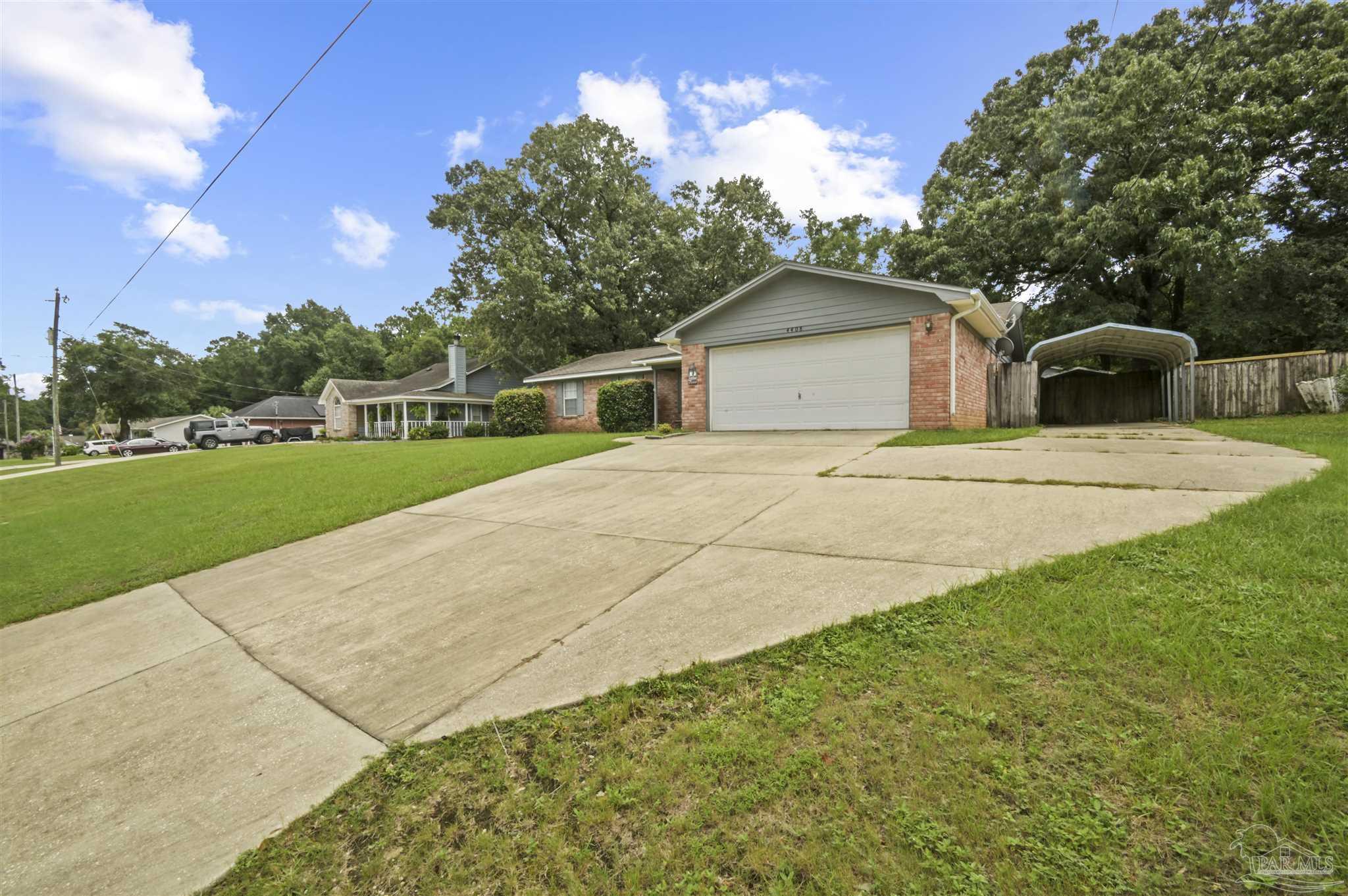 Property Photo:  4408 Chantilly Way  FL 32583 