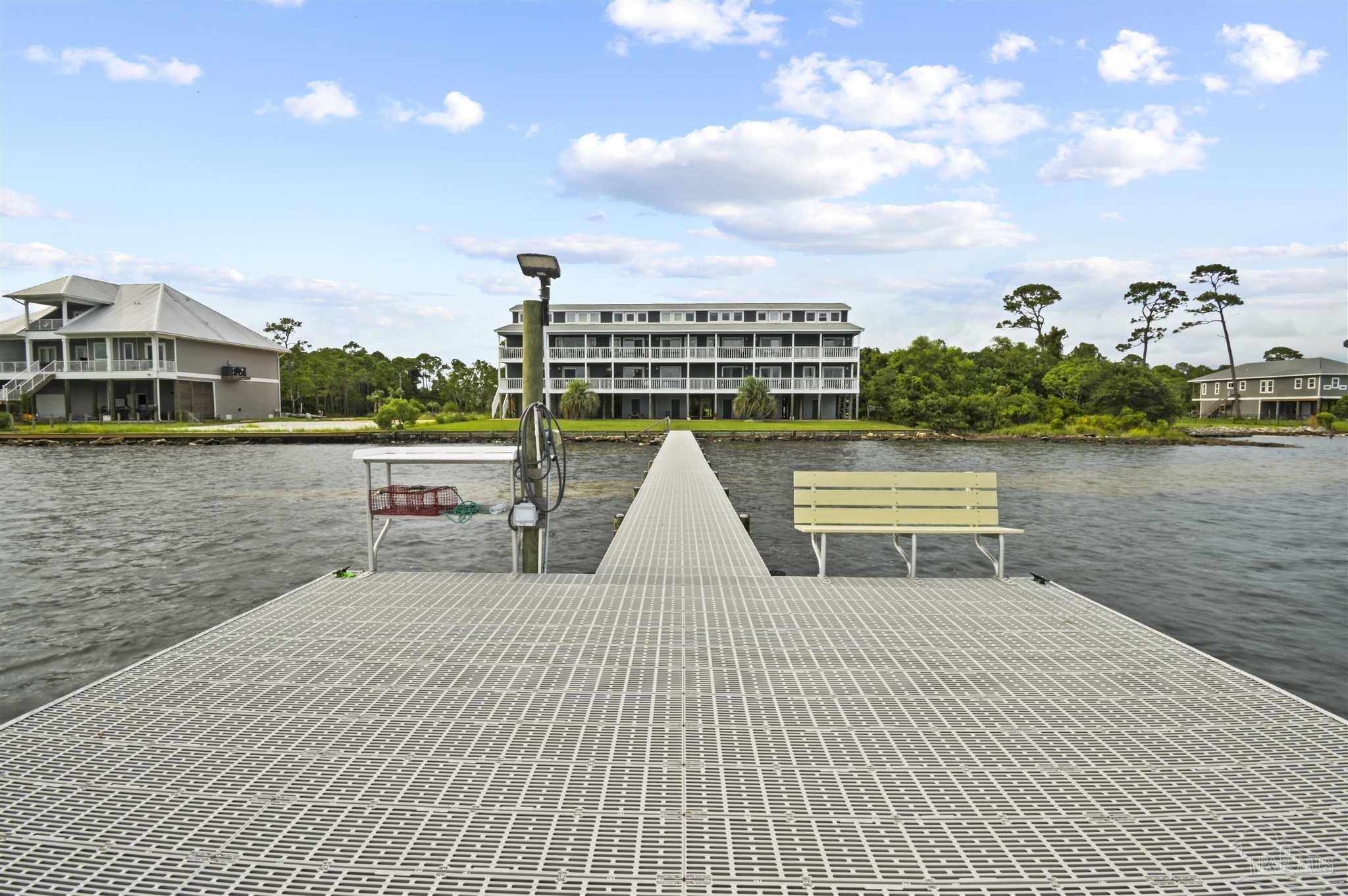 Property Photo: 5539 Soundside Dr N FL 32563