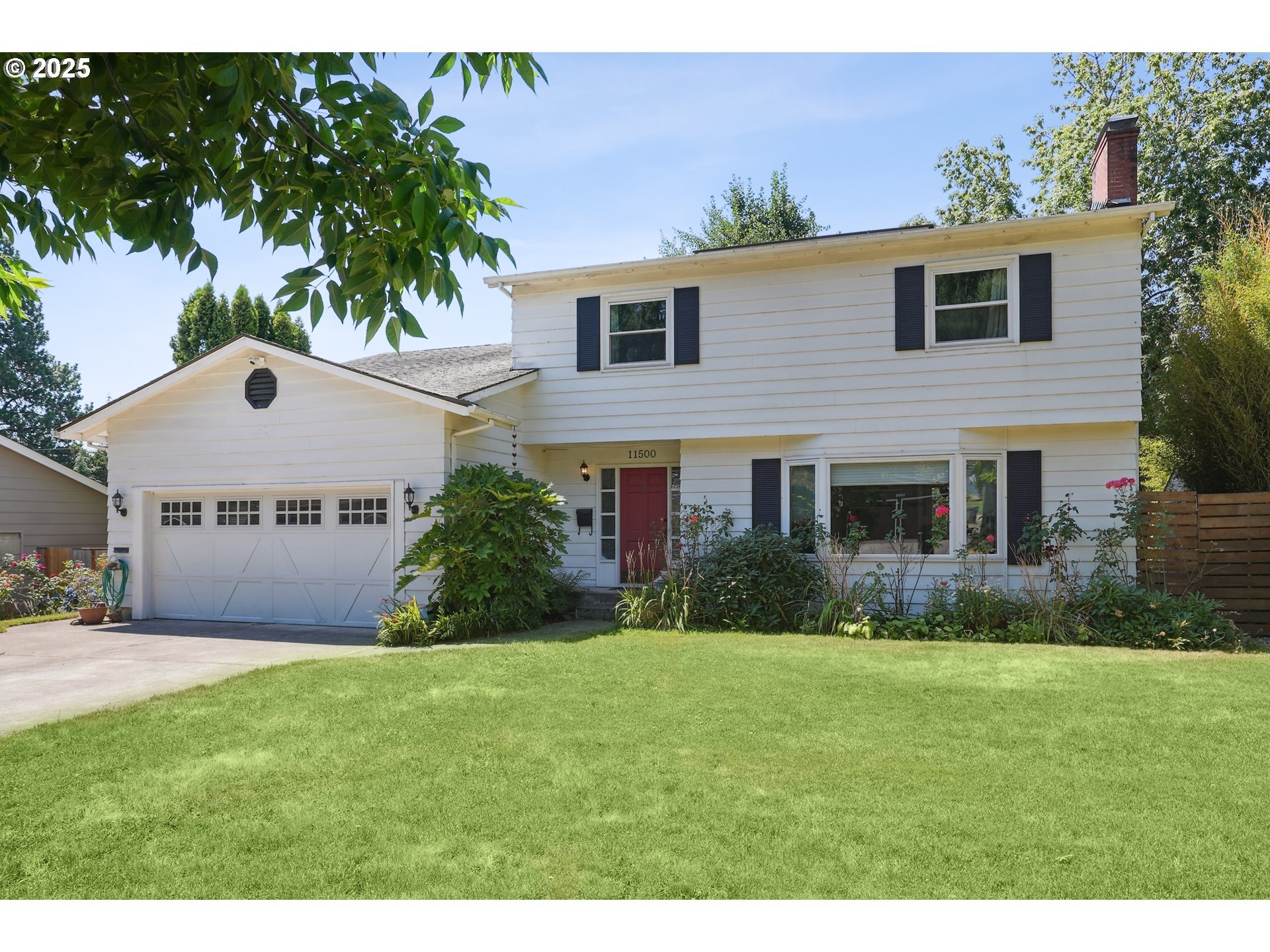 Property Photo: 11500 SW Terra Linda St OR 97005