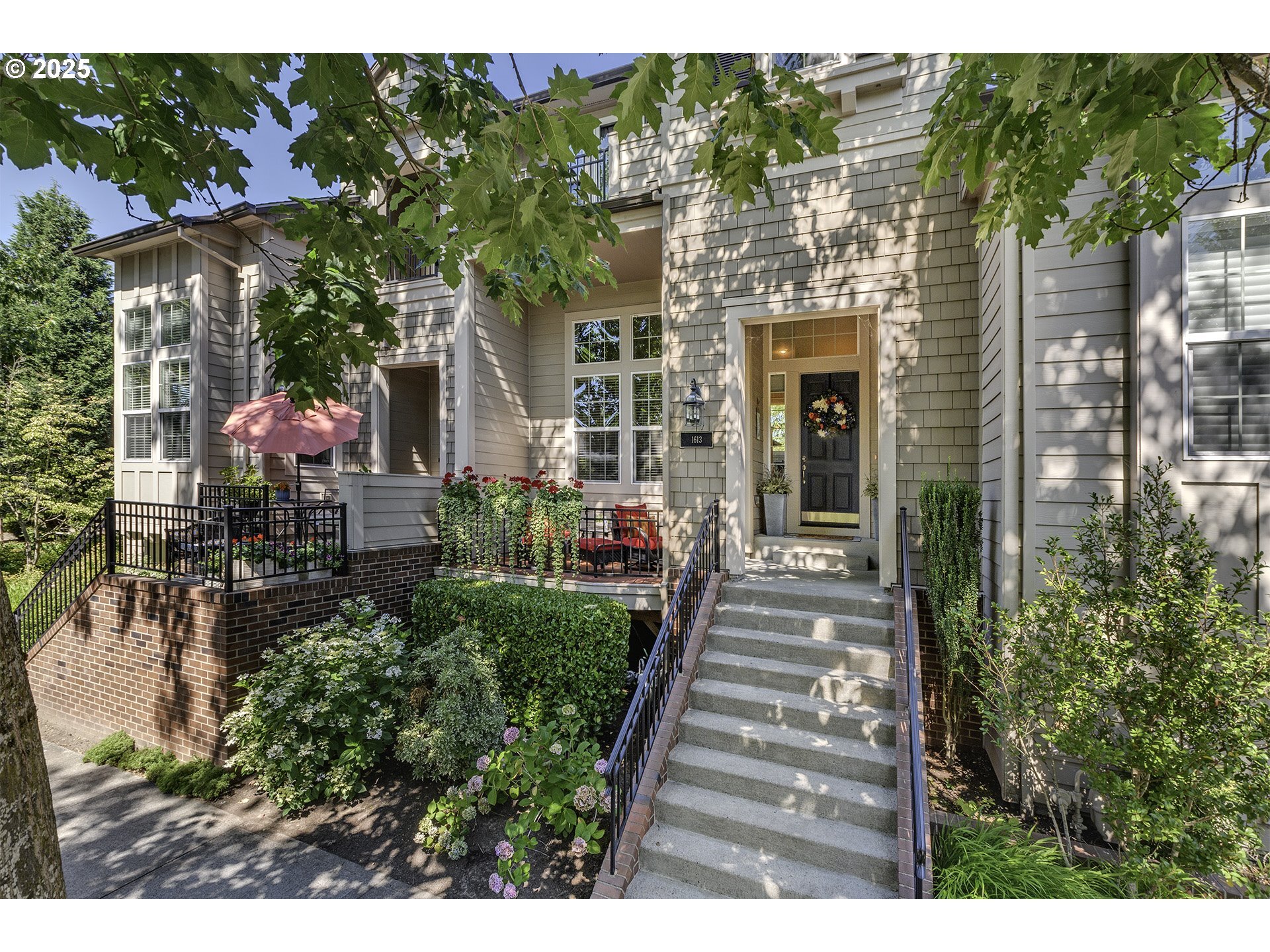 Property Photo: 1613 NE Ashberry Dr OR 97124
