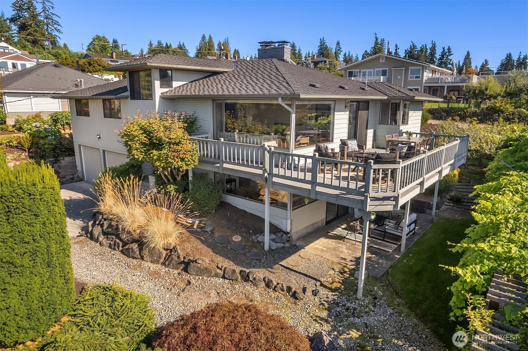 Property Photo: 826 Maple Street WA 98020