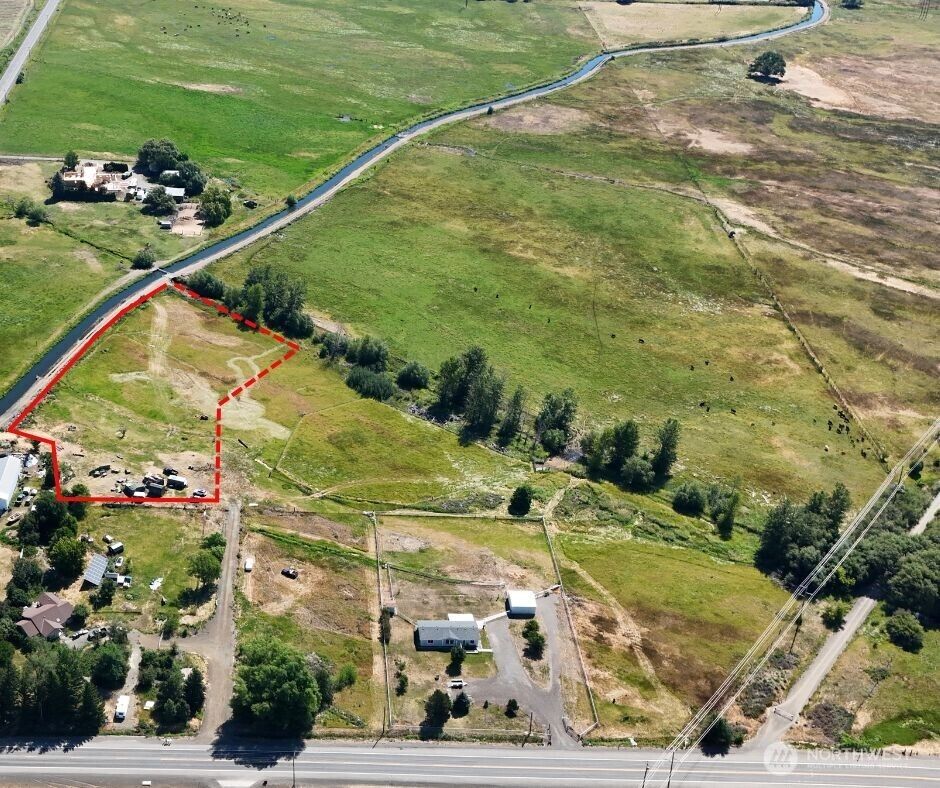 Property Photo:  2112  Reecer Creek Rd  WA 98926 