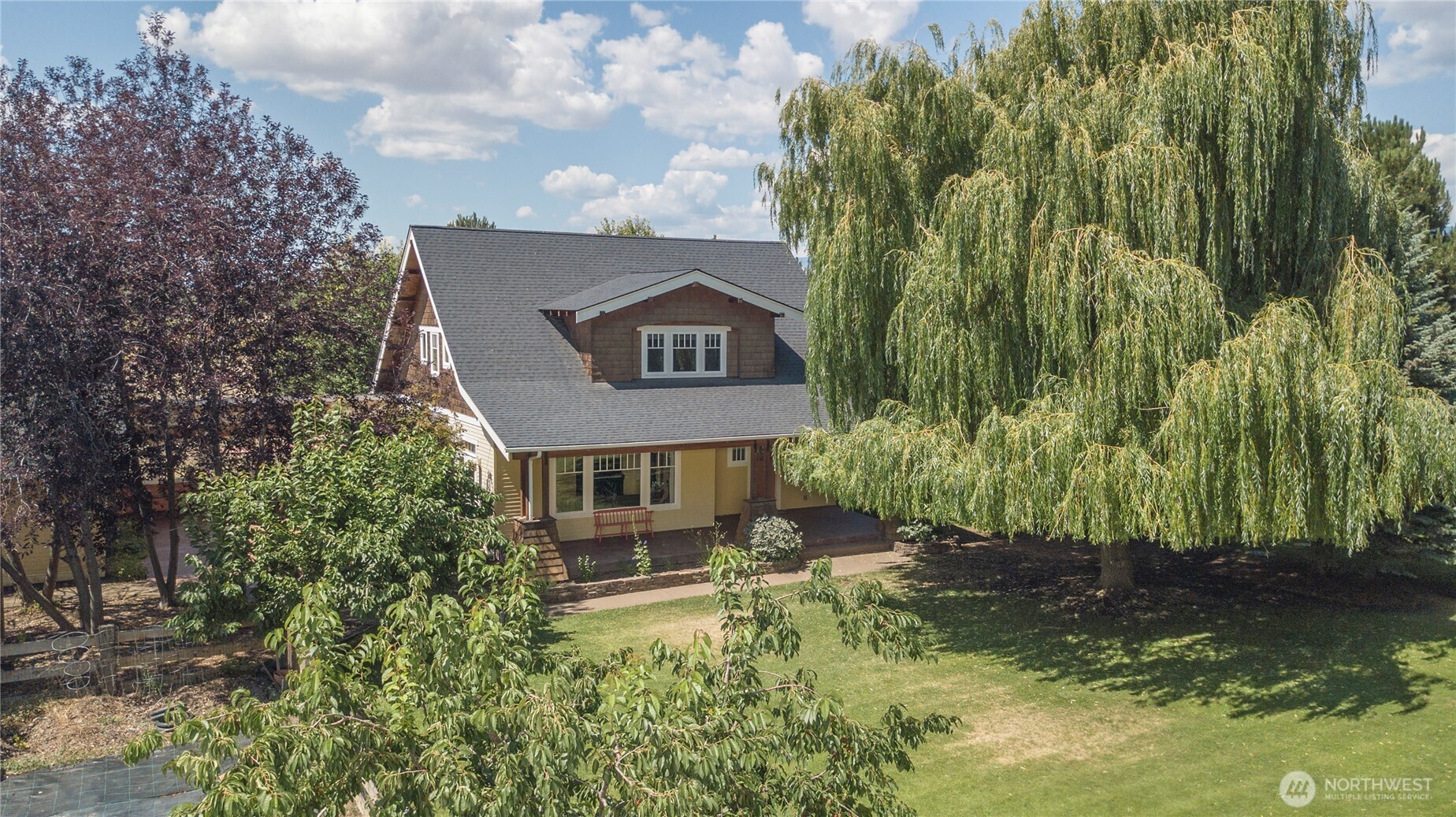 Property Photo: 563 Rader Road WA 98926