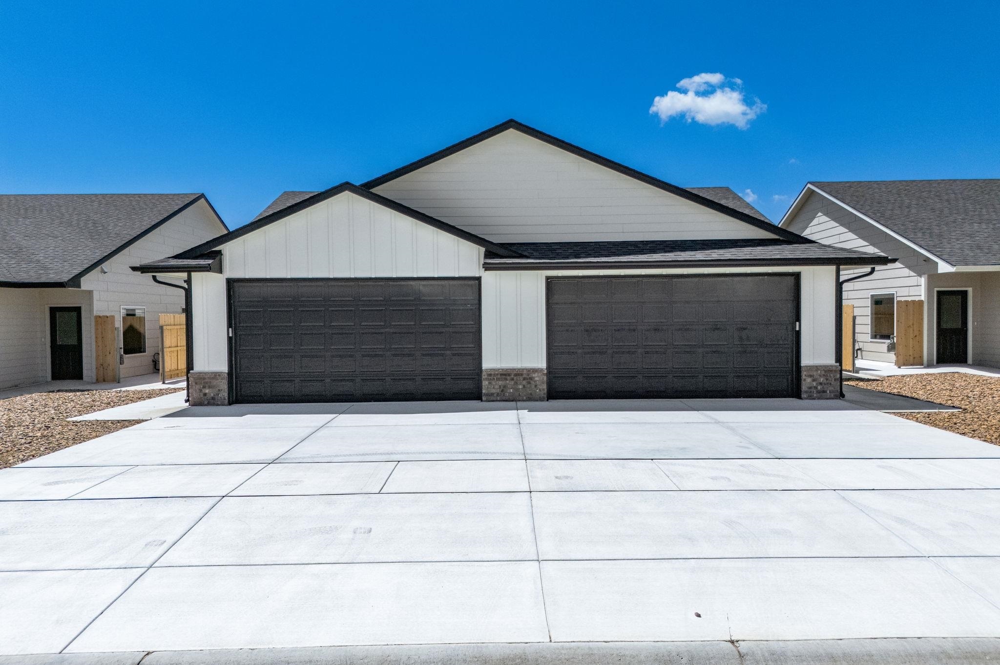 Property Photo:  507 E Harper St  KS 67147-8955 