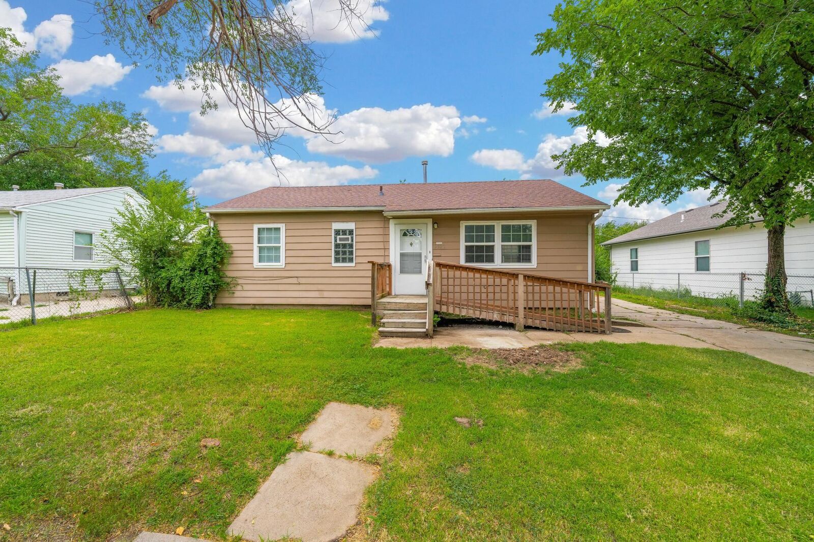 Property Photo: 2529 N Chautauqua Ave KS 67219