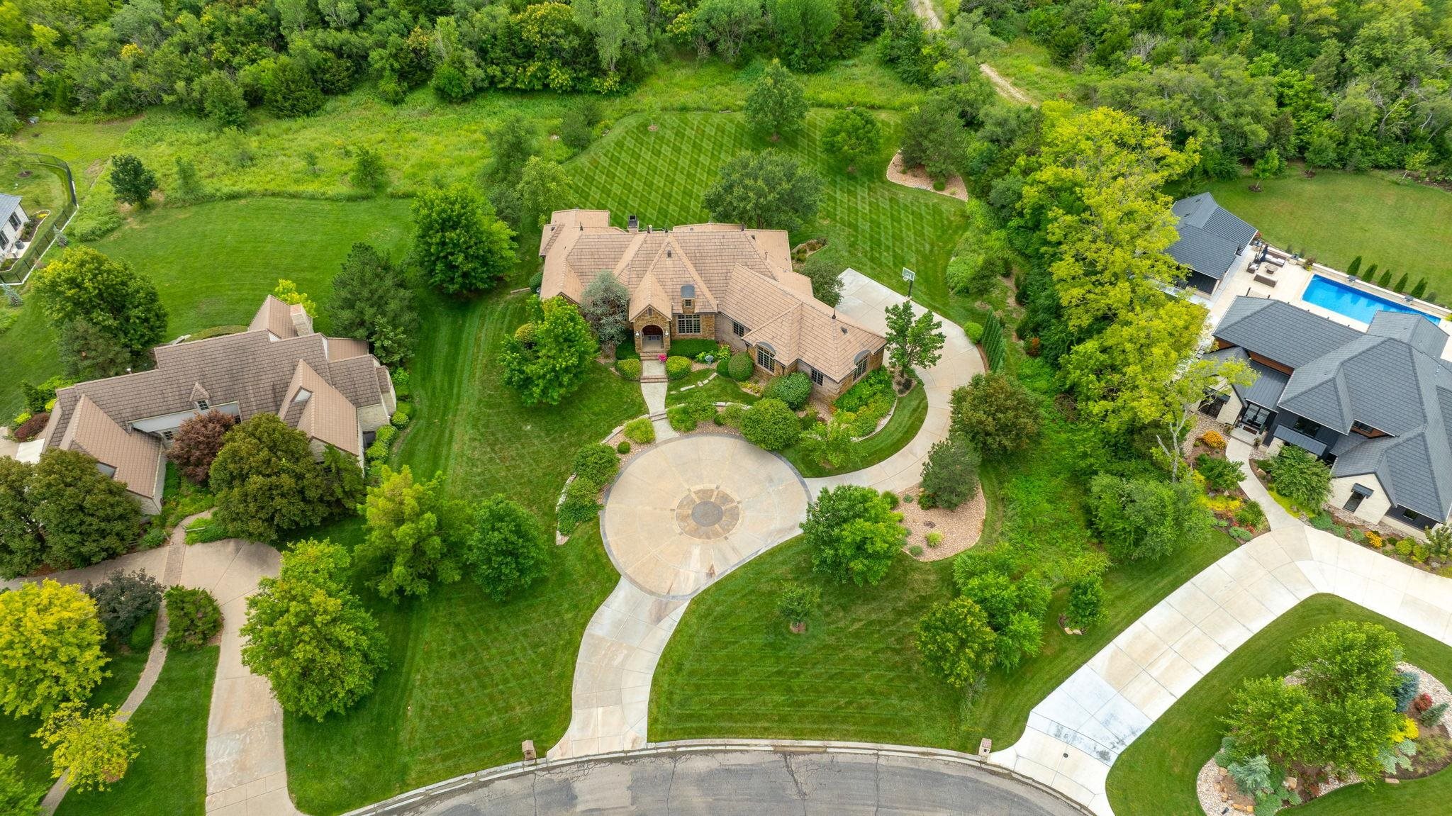 Property Photo:  211 E Cedar Ridge Ct  KS 67002 