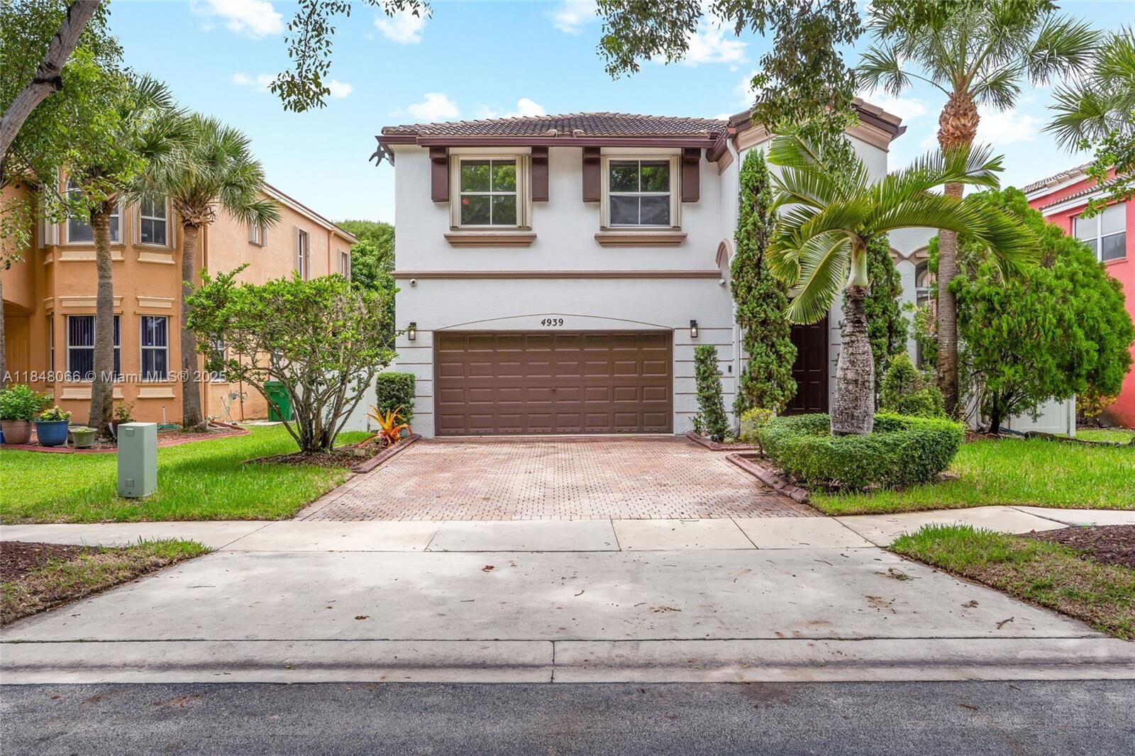 Property Photo: 4939 SW 164th Ave FL 33027