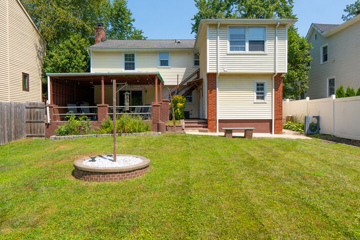 Property Photo:  130 Mulberry Street  CT 06907 