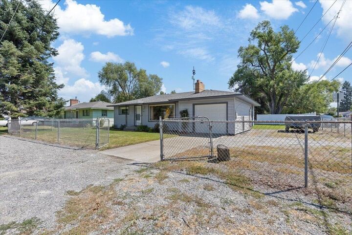 Property Photo:  2202 N Vista Rd  WA 99212 