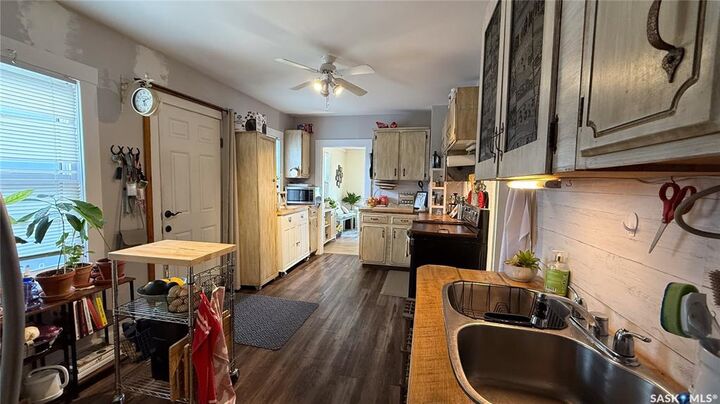 Property Photo:  1832 101st Street  SK S9A 1B1 