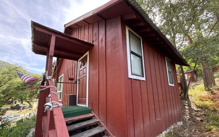 Property Photo:  379 Cedar Brook Trail  CA 93207 