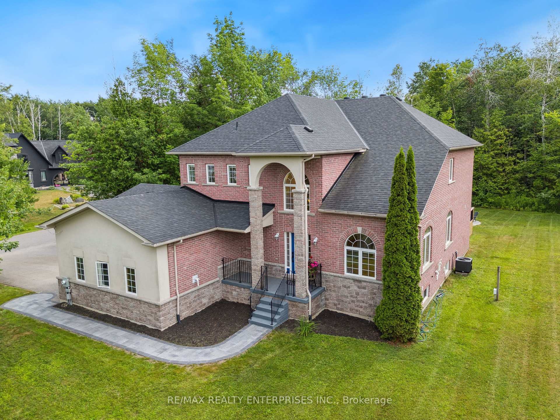 Property Photo: 2036 Birkshire Woods Lane ON L3V 6H2