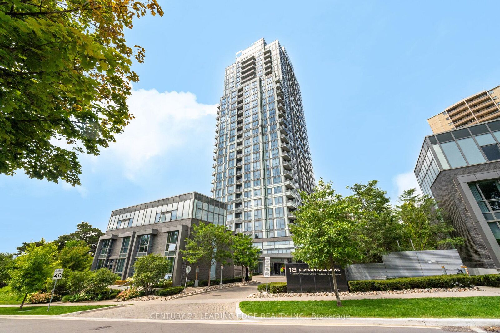 Property Photo: 18 Graydon Hall Drive Ph05 ON M3A 0A4