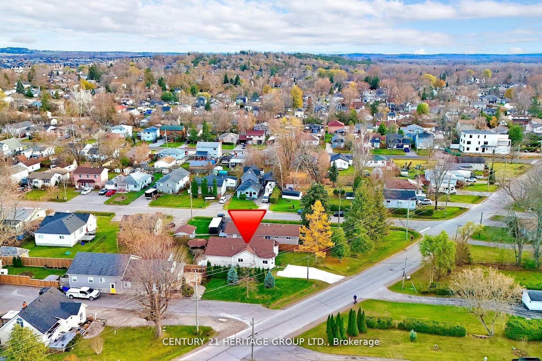 Photo de la propriété: 493 Lake Drive S ON L4P 1R5