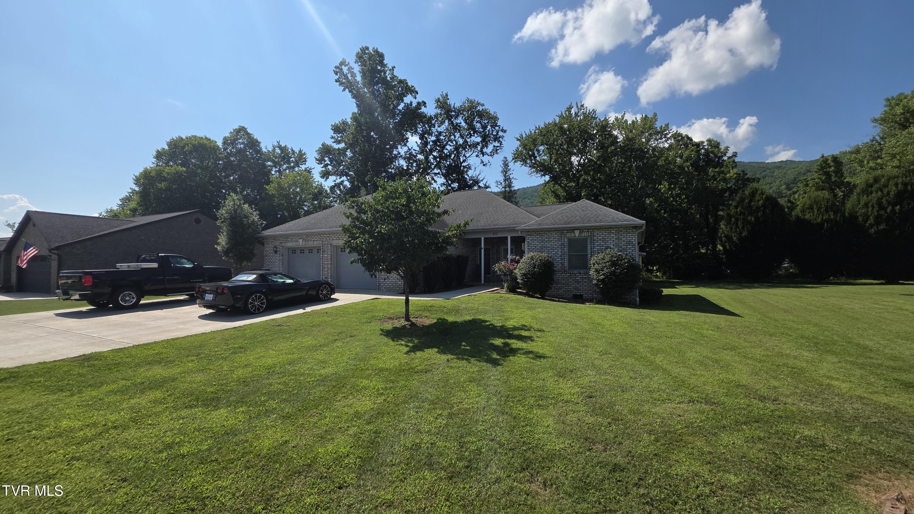 212 Alania Court  Elizabethton TN 37643 photo