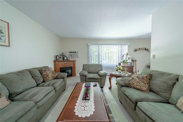 Property Photo: 25 Hillview Crescent 204 ON N9Y 1J5