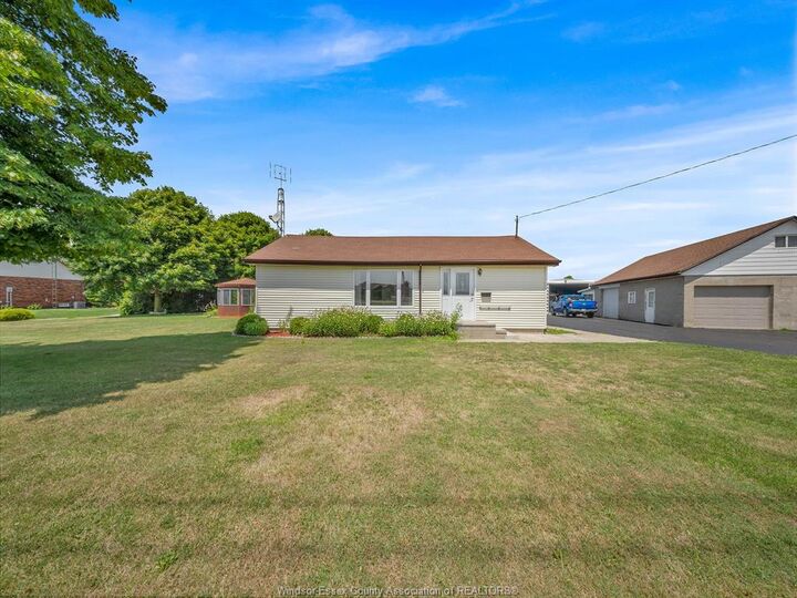 Photo de la propriété: 1331 Deer Run Road ON N8H 3V7