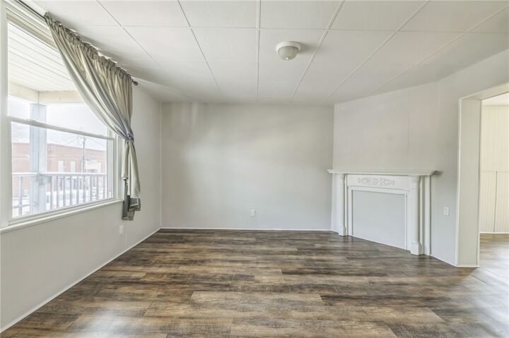Property Photo: 158 Main St PA 15067