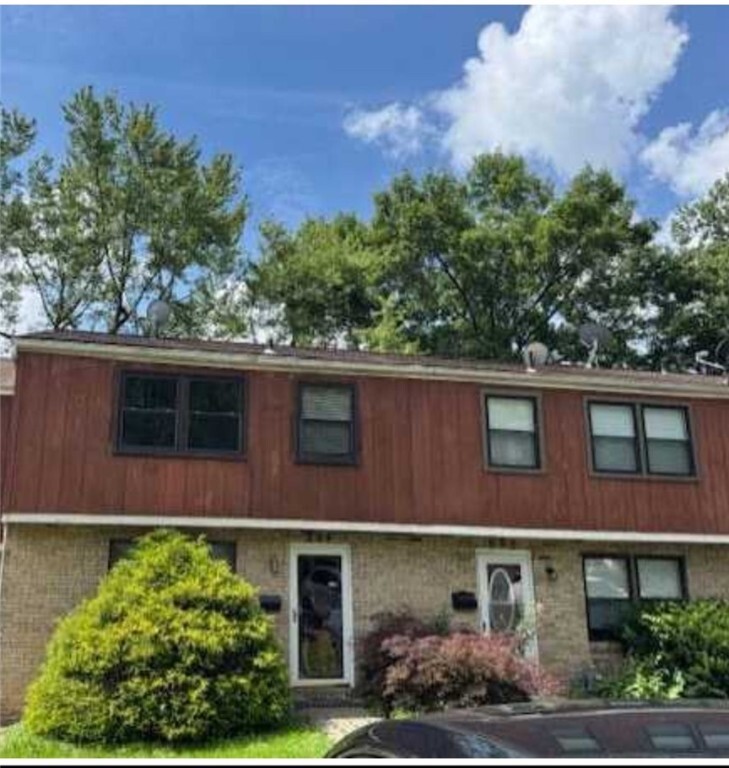 Property Photo: 304 Cricketwood Ct PA 15317