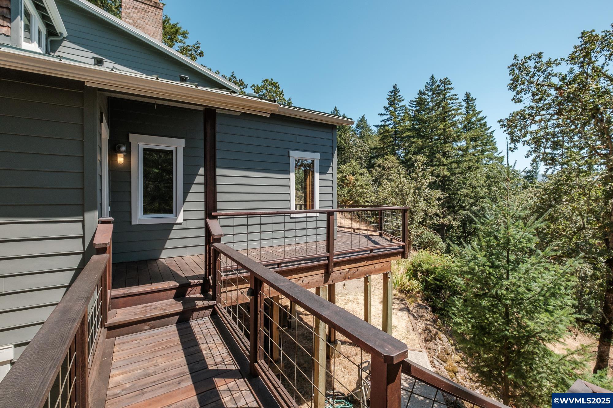 Property Photo:  34935 Northernwood Dr  OR 97327 
