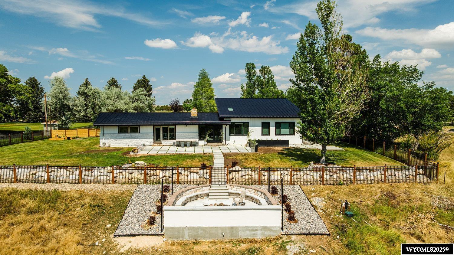 Property Photo:  1212 Absaraka Street  WY 82801-5427 