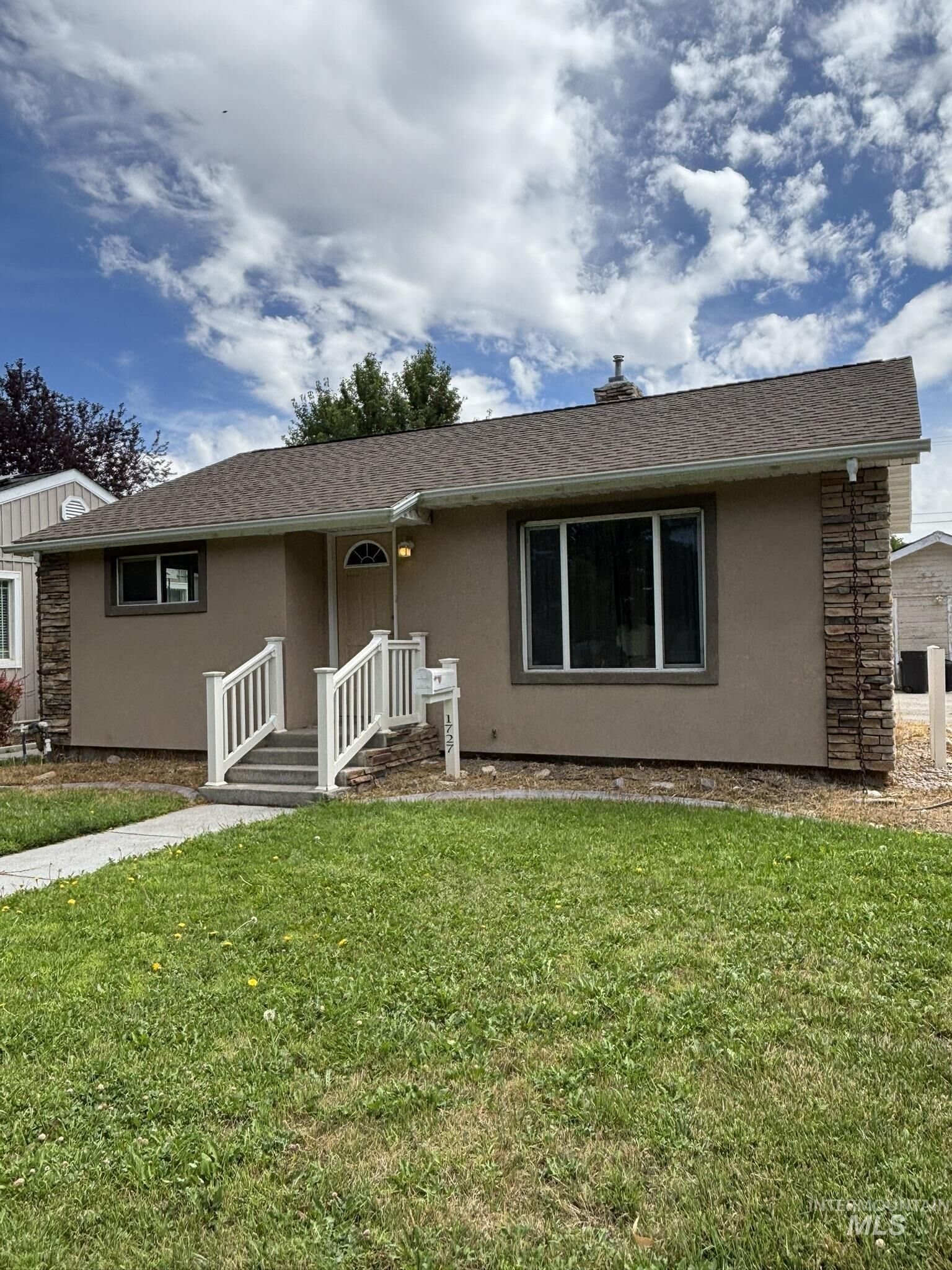 Property Photo: 1727 Occidental Ave ID 83318