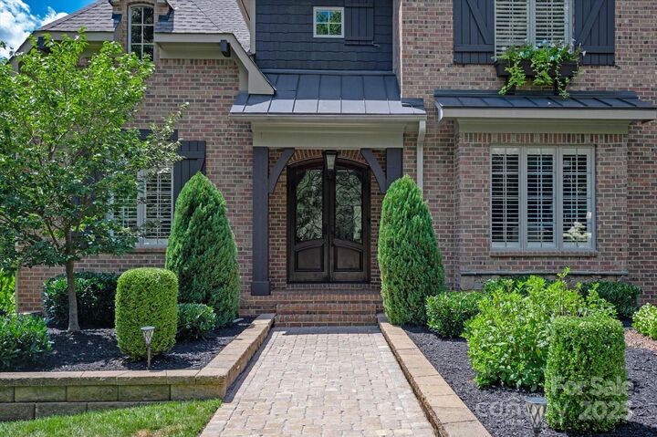 Property Photo: 1100 Seminole Drive SC 29707