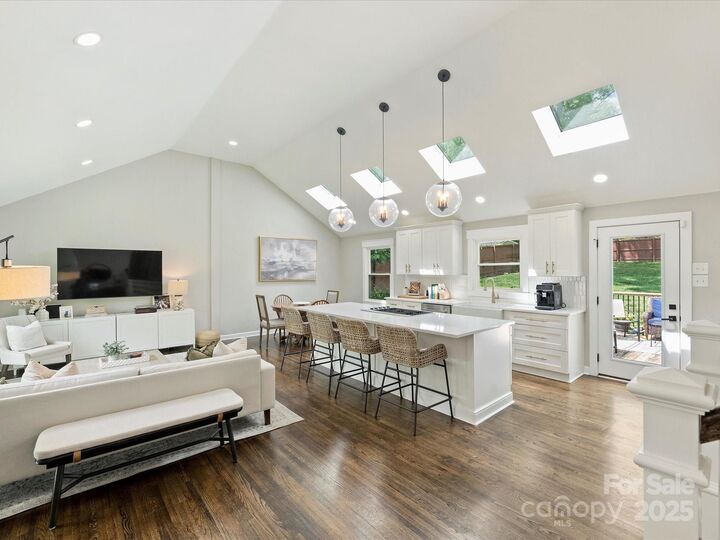 Property Photo:  3910 Rhodes Avenue  NC 28210 