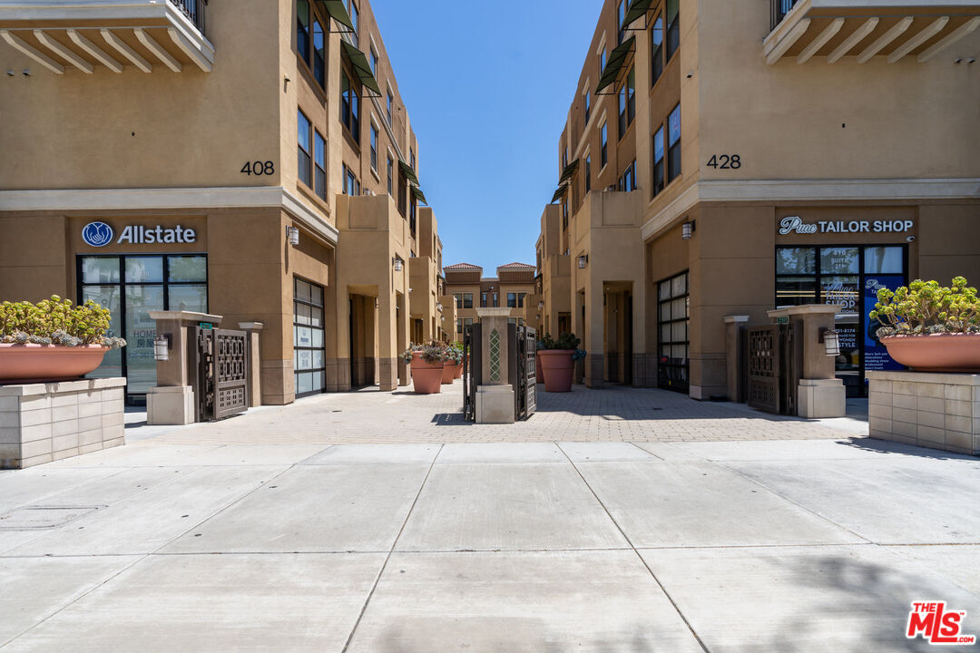 Property Photo: 408 W Main St CA 91801