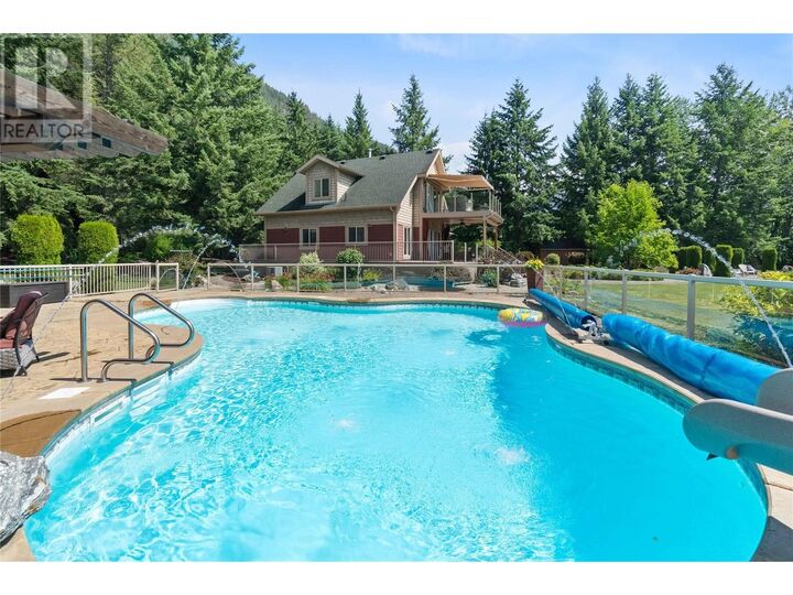 Property Photo: 33 Old Town Road BC V0E 2V4