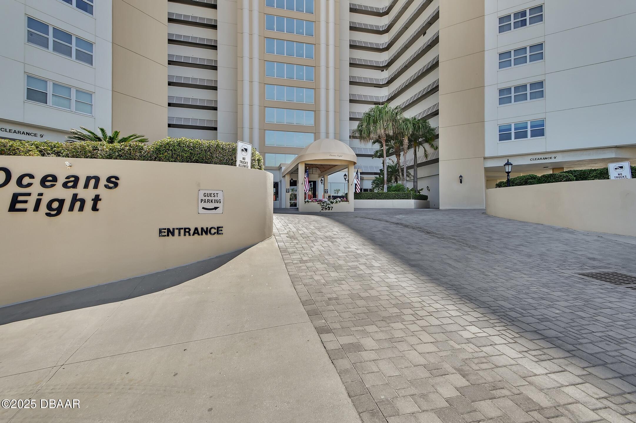 Property Photo: 2937 S Atlantic Avenue 2002 FL 32118