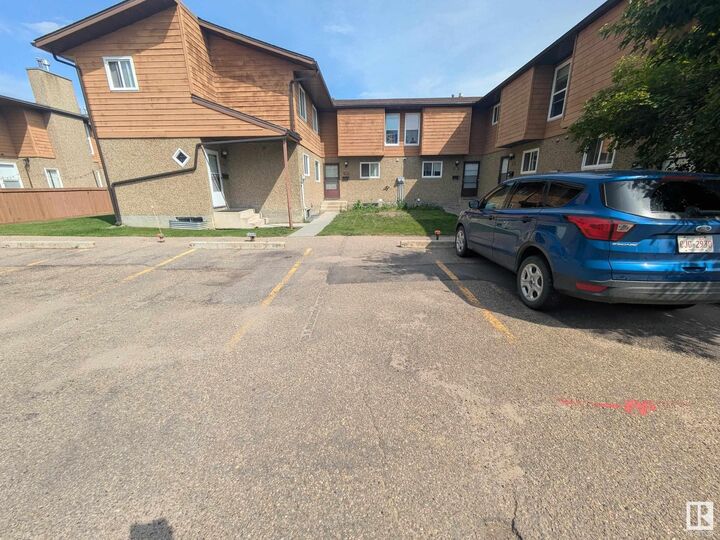 Property Photo: 3812 20 Avenue NW 2 AB T6L 4B2