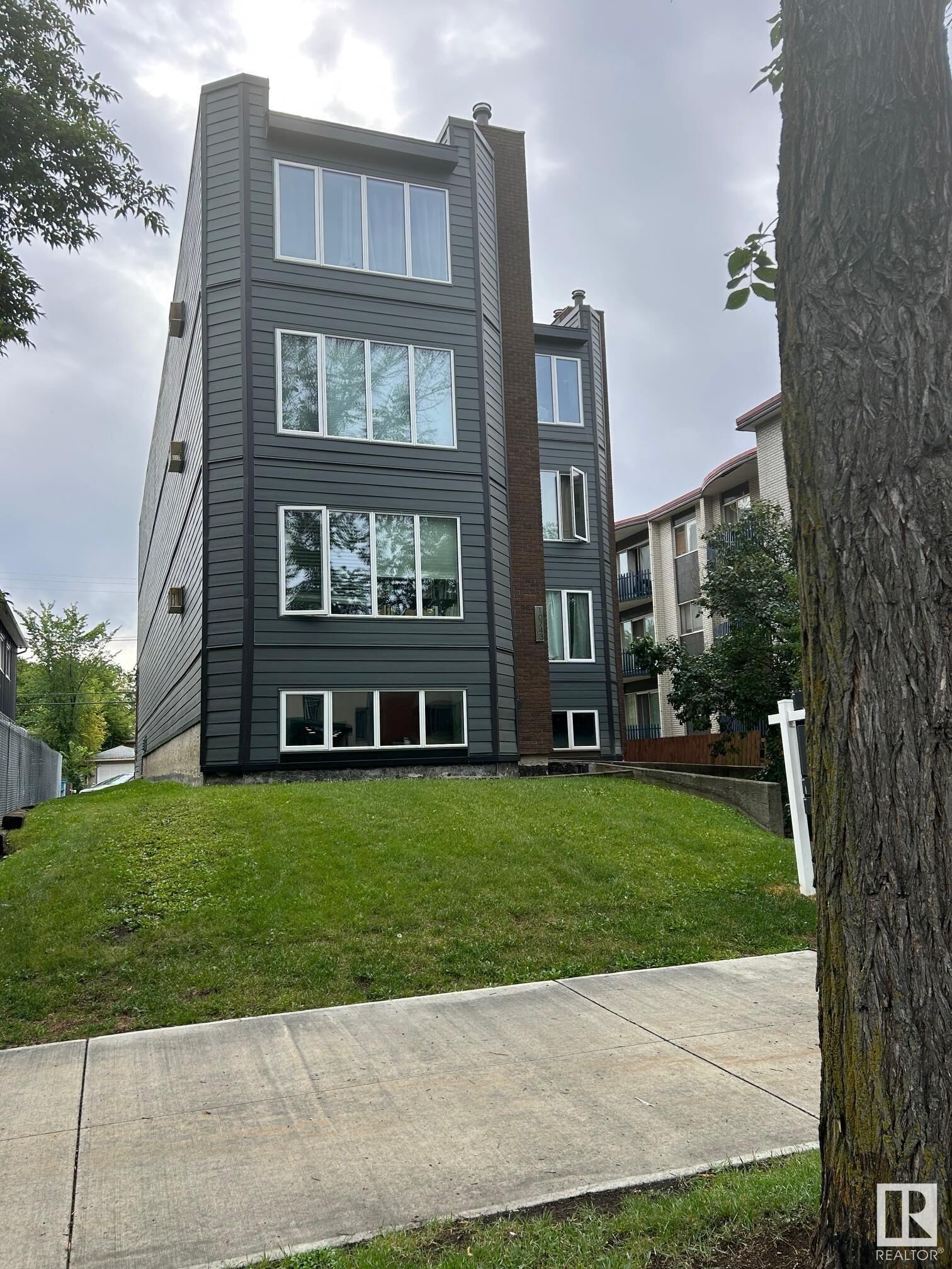 Property Photo:  10743 107 Street NW 401  AB T5H 2Y9 