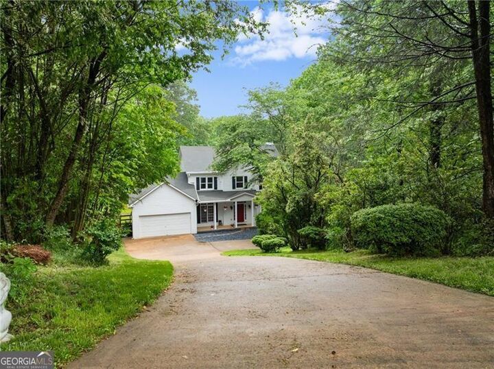 Property Photo: 1620 Bluwater Court GA 30041