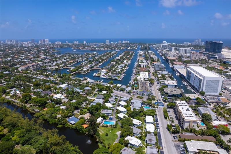 Property Photo:  1050 SE 15th St 409  FL 33316 