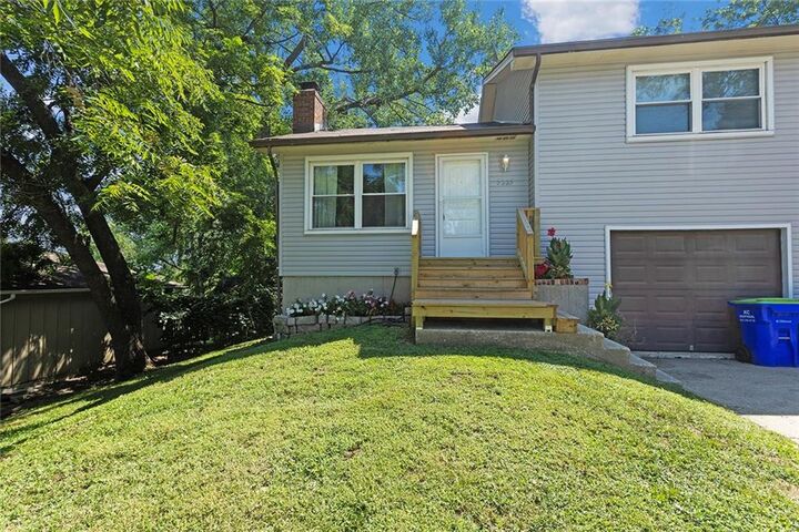 Property Photo:  5225 Farley Court  KS 66203 