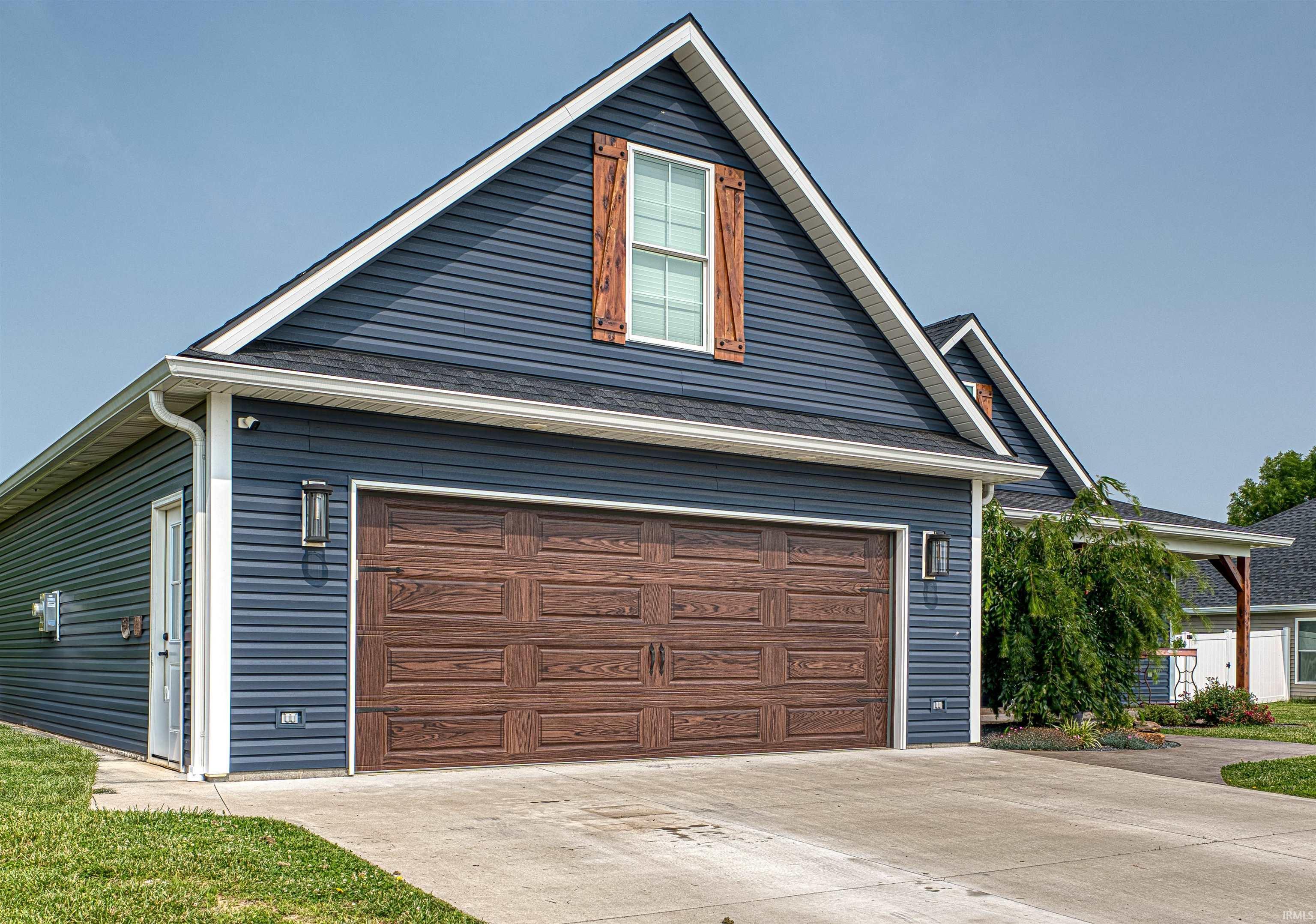 Property Photo: 340 Wabash Circle IN 47610