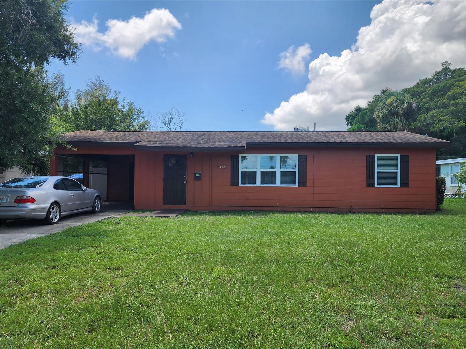 Property Photo: 1118 60th Avenue N FL 33703