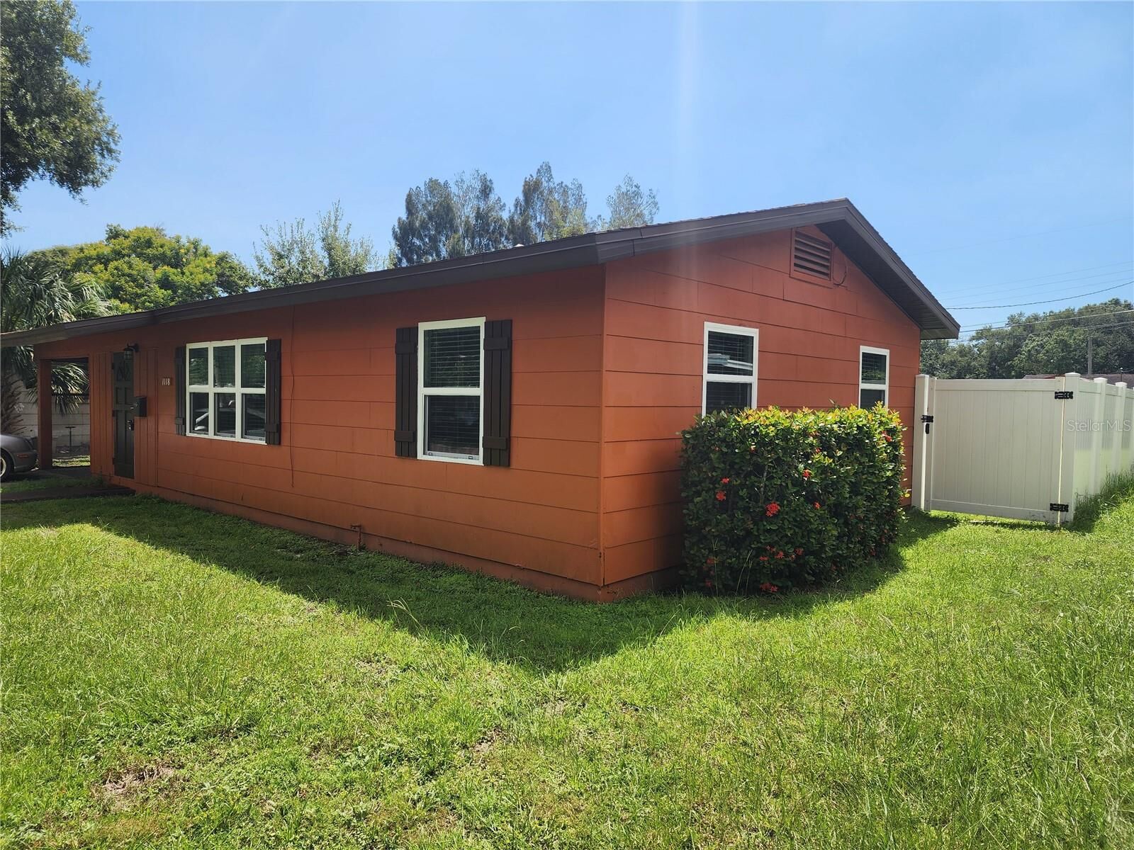 Property Photo: 1118 60th Avenue N FL 33703