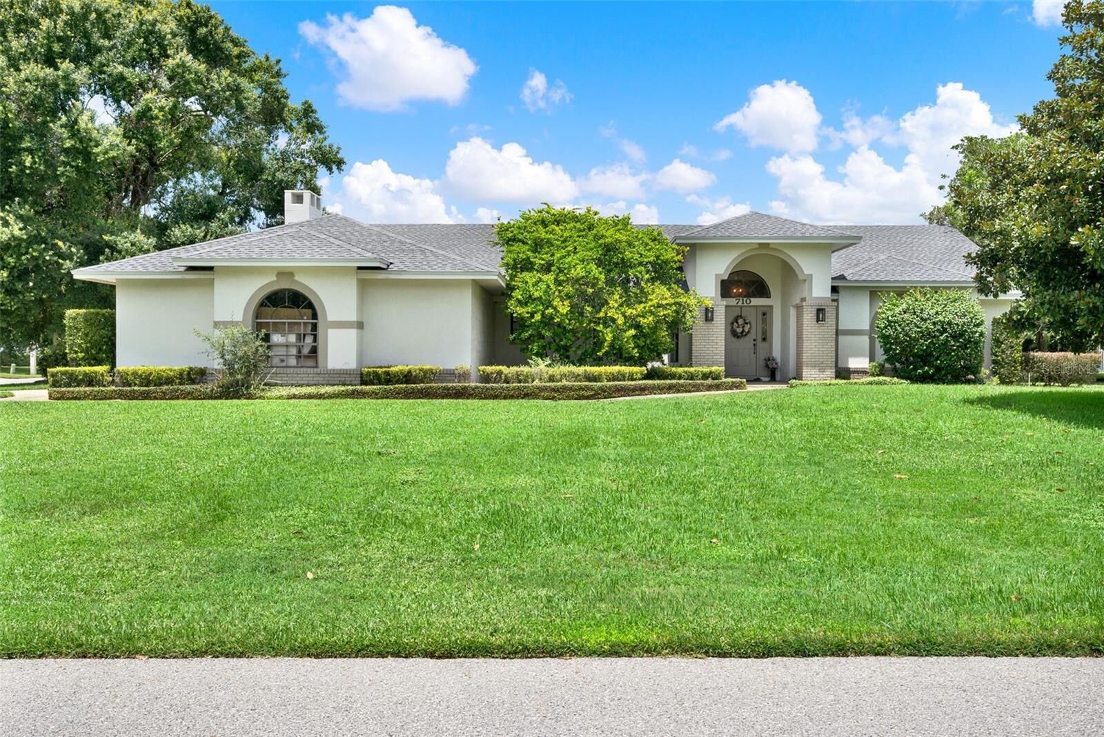 Property Photo: 710 Heritage Drive NE FL 33881