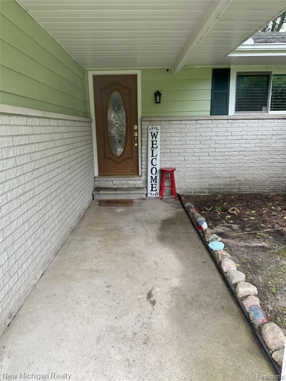 Property Photo:  3239 N Shoreview Drive  MI 48059 2847 